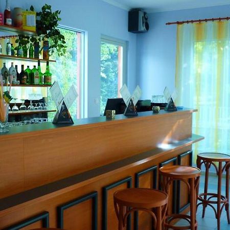 Hotel Pergola Panzió Balatonföldvár Esterno foto